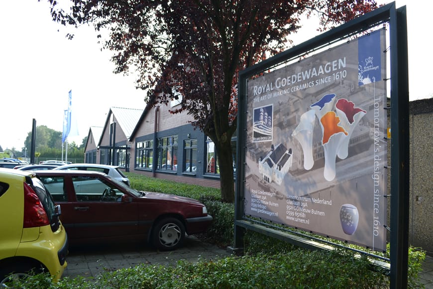 Entree van de Stichting Keramisch Museum Goedewaagen en de aardewerkfabriek Royal Goedewaagen-Gouda BV.